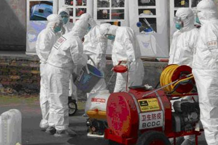 醫(yī)護(hù)人員使用個(gè)人防護(hù)用品預(yù)防病毒感染